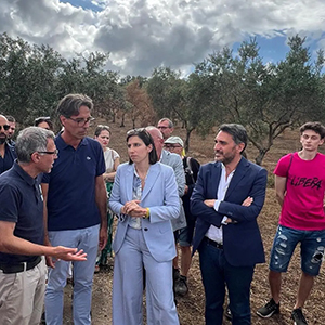 Elly Schlein con i soci della Valle del Marro a Oppido Mamertina